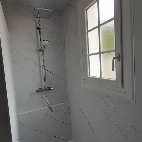 AGENCEMENT BAIN 85