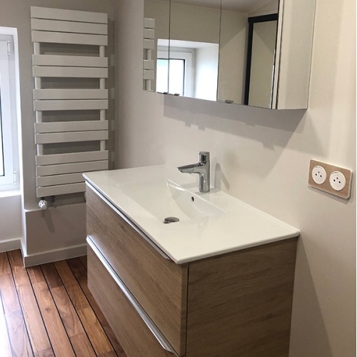 AGENCEMENT BAIN 85
