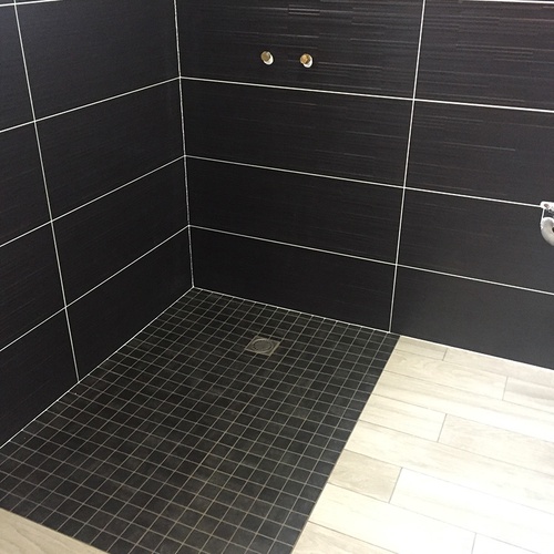 POLE RENOVATION SARL