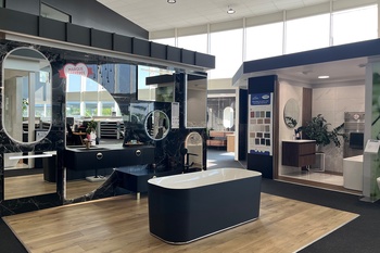 Baignoire îlot avec meuble suspendu