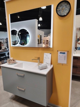 Meuble suspendu avec miroirs