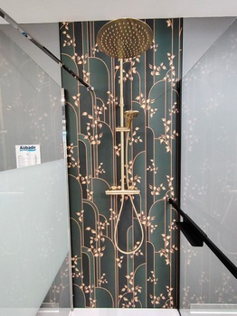 Colonne de couche couleur dorée