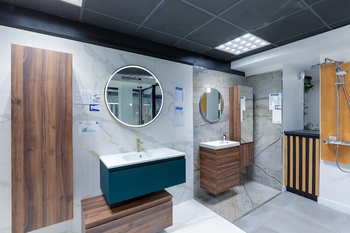 Meuble de salle de bain suspendu avec colonne de rangement