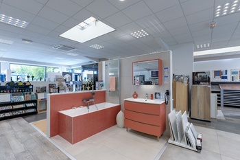 Meuble 3 tiroirs et baignoire