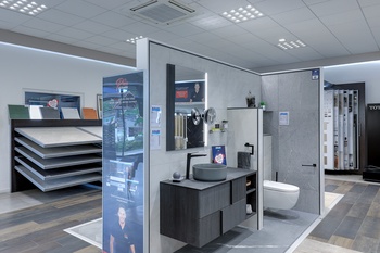 Meuble de salle de bain avec vasque à poser et WC