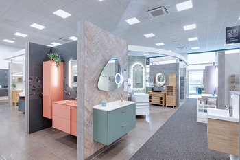 Meuble suspendu avec colonne de rangement et miroir