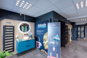 Meuble suspendu avec miroir LED et sèche serviette