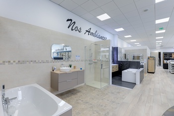 Meuble de salle de bain avec douche