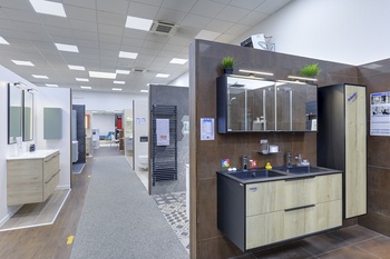 Meuble suspendu avec colonne de rangement