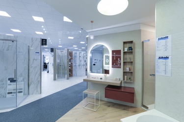 Meuble asymétrique avec niche de rangement