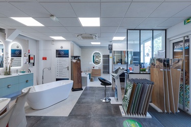 Baignoire îlot et choix de carrelage