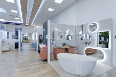 Miroir LED et baignoire îlot