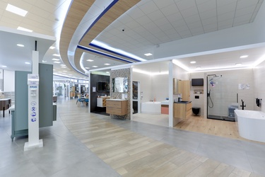 Baignoire semi îlot et douche