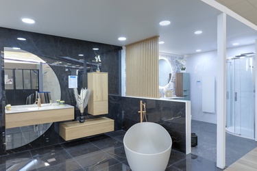 Meuble asymétrique avec baignoire îlot