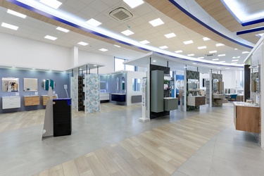 Meuble avec colonne de rangement