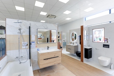 Meuble, WC suspendu et baignoire