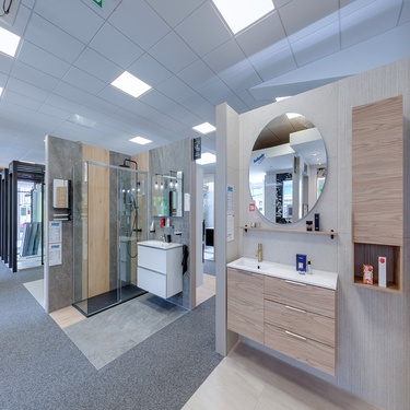 Meuble de salle de bain avec colonne de rangement et tablette