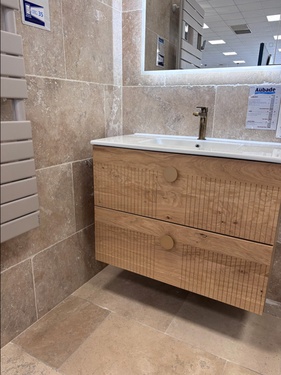 Meuble suspendu avec sèche serviette