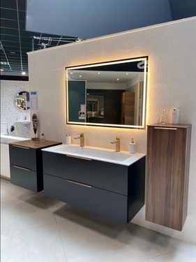 Meuble de salle de bain avec miroir et colonne de rangement