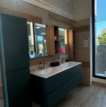 Meuble double vasque avec colonne de rangement