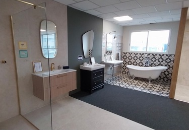 Meuble de salle de bain suspendu et meuble rétro