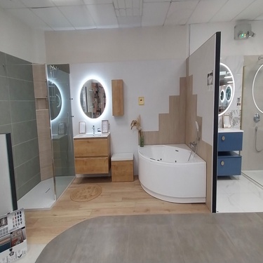 Baignoire d'angle et douche avec receveur extra plat