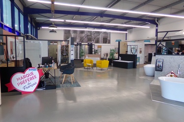 Magasin Comet à Saint Doulchard (18)