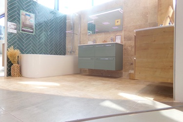 Magasin Comet à Saint Doulchard (18)