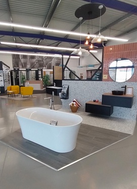 Magasin Comet à Saint Doulchard (18)