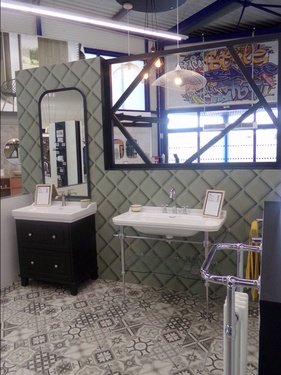 Magasin Comet à Saint Doulchard (18)