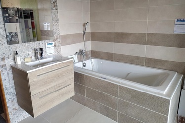 Moy Chapeau Carrelage Saintes