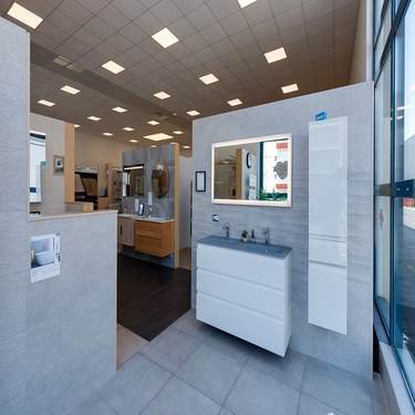 Meuble de salle de bain suspendu avec colonne de rangement