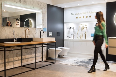 Choix de toilettes suspendus et vasque à poser