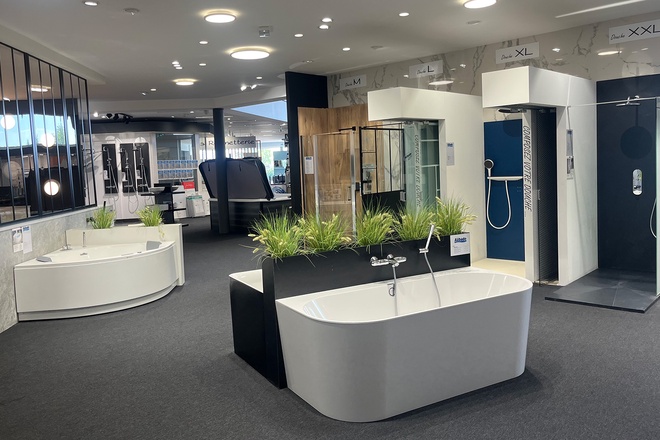 Baignoire d'angle et semi îlot