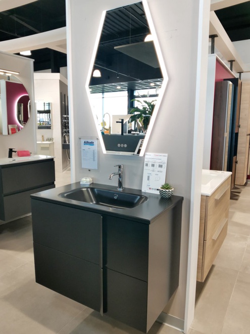 Meuble salle de bains avec miroir LED