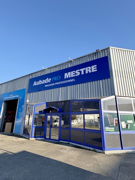 Magasin Mestre à Crolles (38)